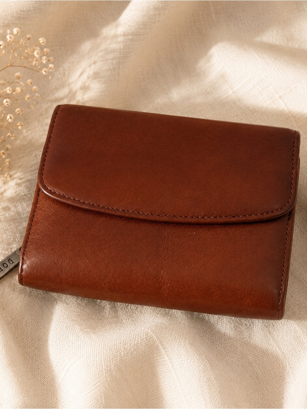 Vintage Dopp Brown Fold-Over Leather Wallet with Zip Tab vintage .